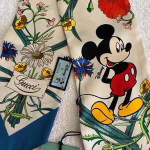 gucci mickey mouse scarf